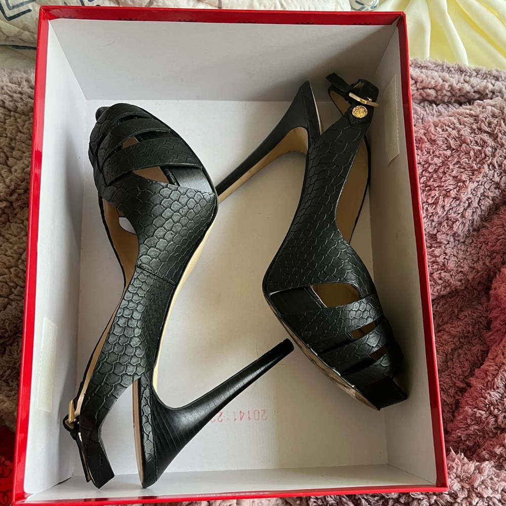 Women’s 7.5 black high heels